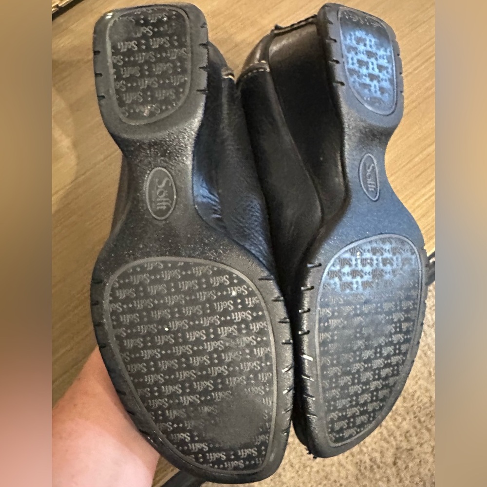 Sofft Black Leather Wedges - Picture 4 of 5